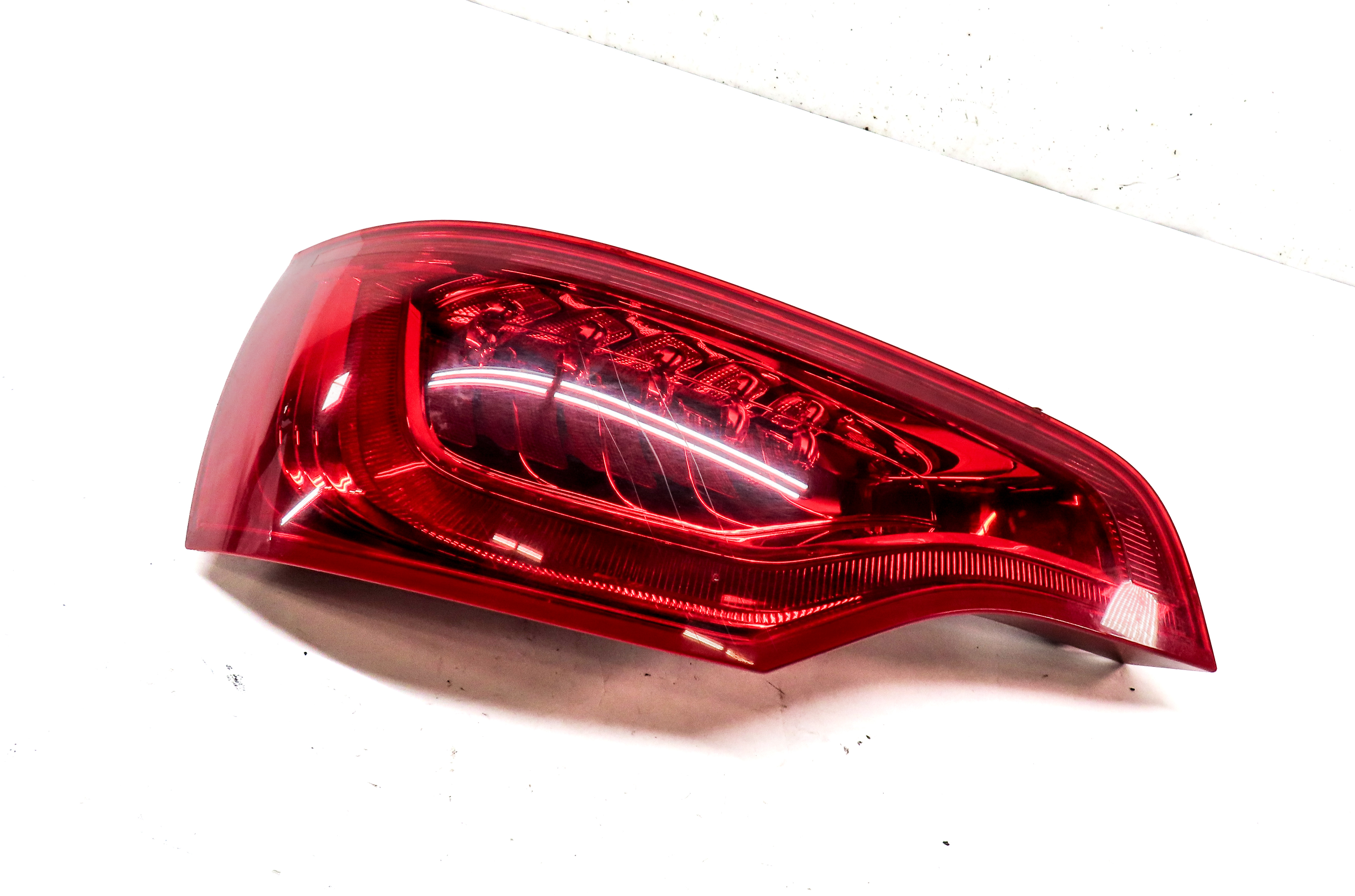 2010-2015 AUDI Q7 (4L) LEFT DRIVER REAR TAILLIGHT BRAKE LIGHT LAMP (LED) — exact item pictured
